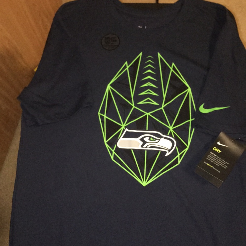 BRAND NEW Seahawks T-Shirt